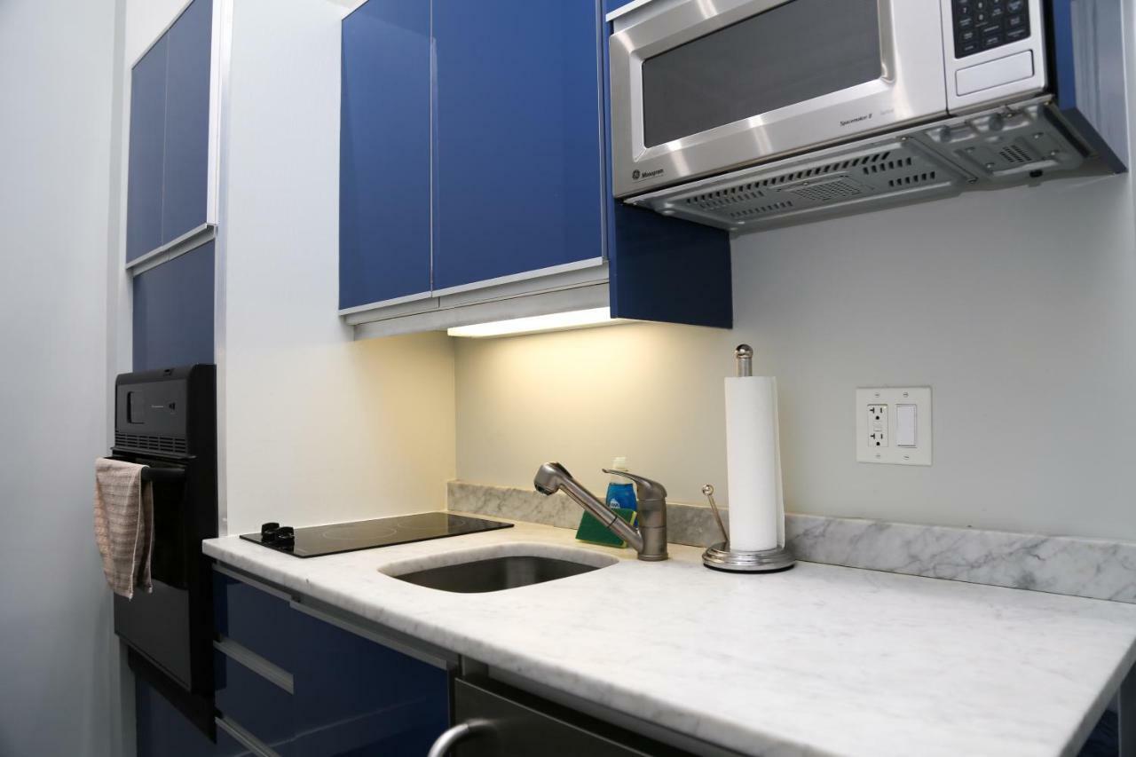 Large Stylish Newbury Street Studio W/ Kitchen Бостън Екстериор снимка